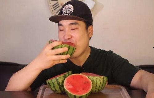 之前吃瓜的网红是谁,网红“吃瓜群众”背后的神秘面纱 第2张 之前吃瓜的网红是谁,网红“吃瓜群众”背后的神秘面纱 第2张