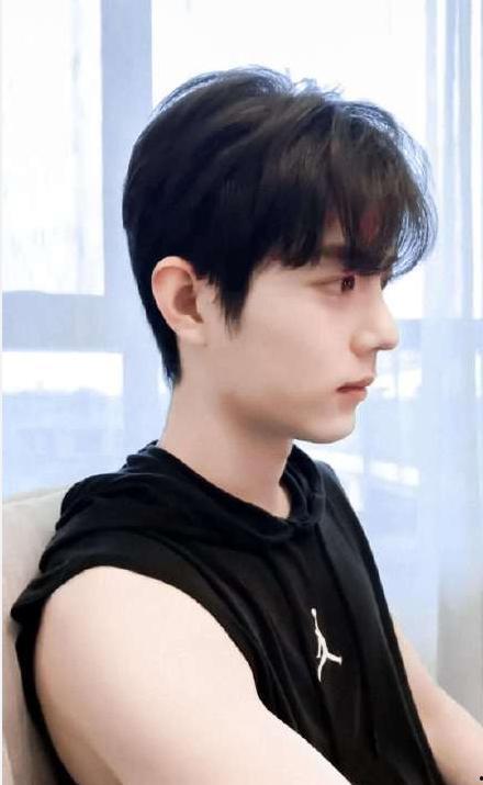 娱乐圈爆料人博主叫什么,揭秘明星幕后故事  第3张