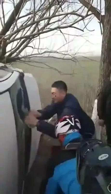 旅行小伙蒙哥爆料视频,揭秘旅途中的那些不为人知的故事  第2张