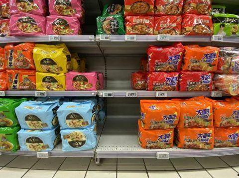 315新闻爆料老坛酸菜,老坛酸菜背后的食品安全疑云  第2张