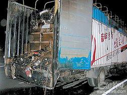 公交车最新爆料事故车,揭秘事故真相！”  第3张