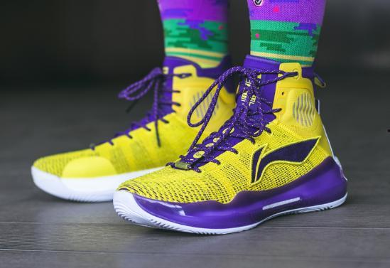 球鞋爆料韦德视频,揭秘设计亮点与性能解析