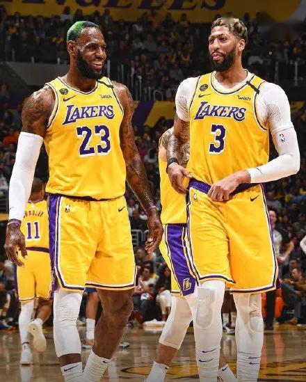 nb篮球队最新爆料,揭秘新赛季备战策略与关键球员动态  第2张 nb篮球队最新爆料,揭秘新赛季备战策略与关键球员动态  第2张